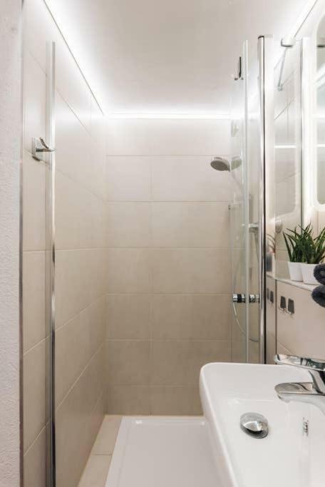 Apartament Souterrain Solln 20min Oktoberfest/zentrum Monachium